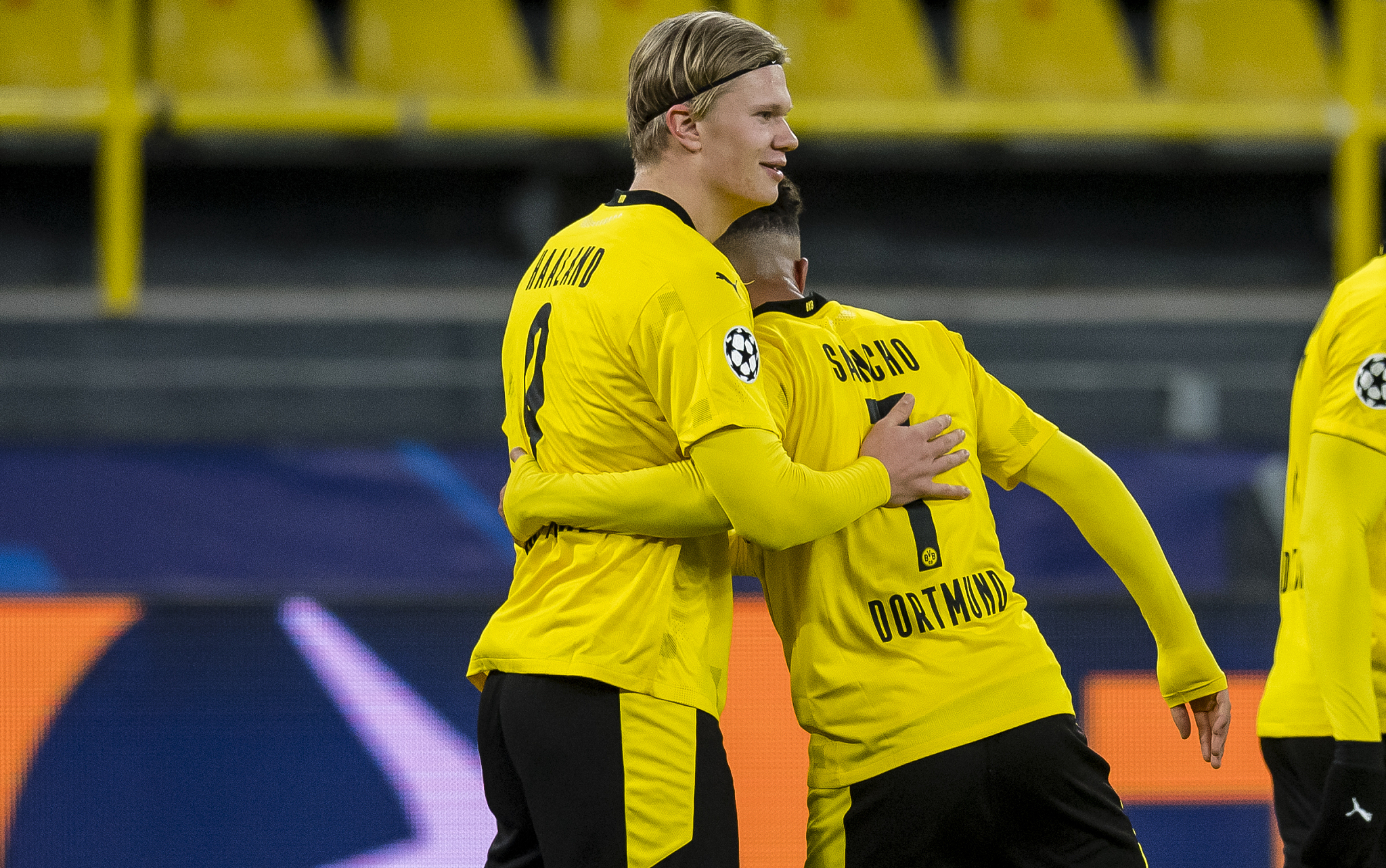 九游娱乐-包含加时末段犹他爵士单刀错失——欧冠节点到来，气氛紧张，轮换策略成焦点的词条